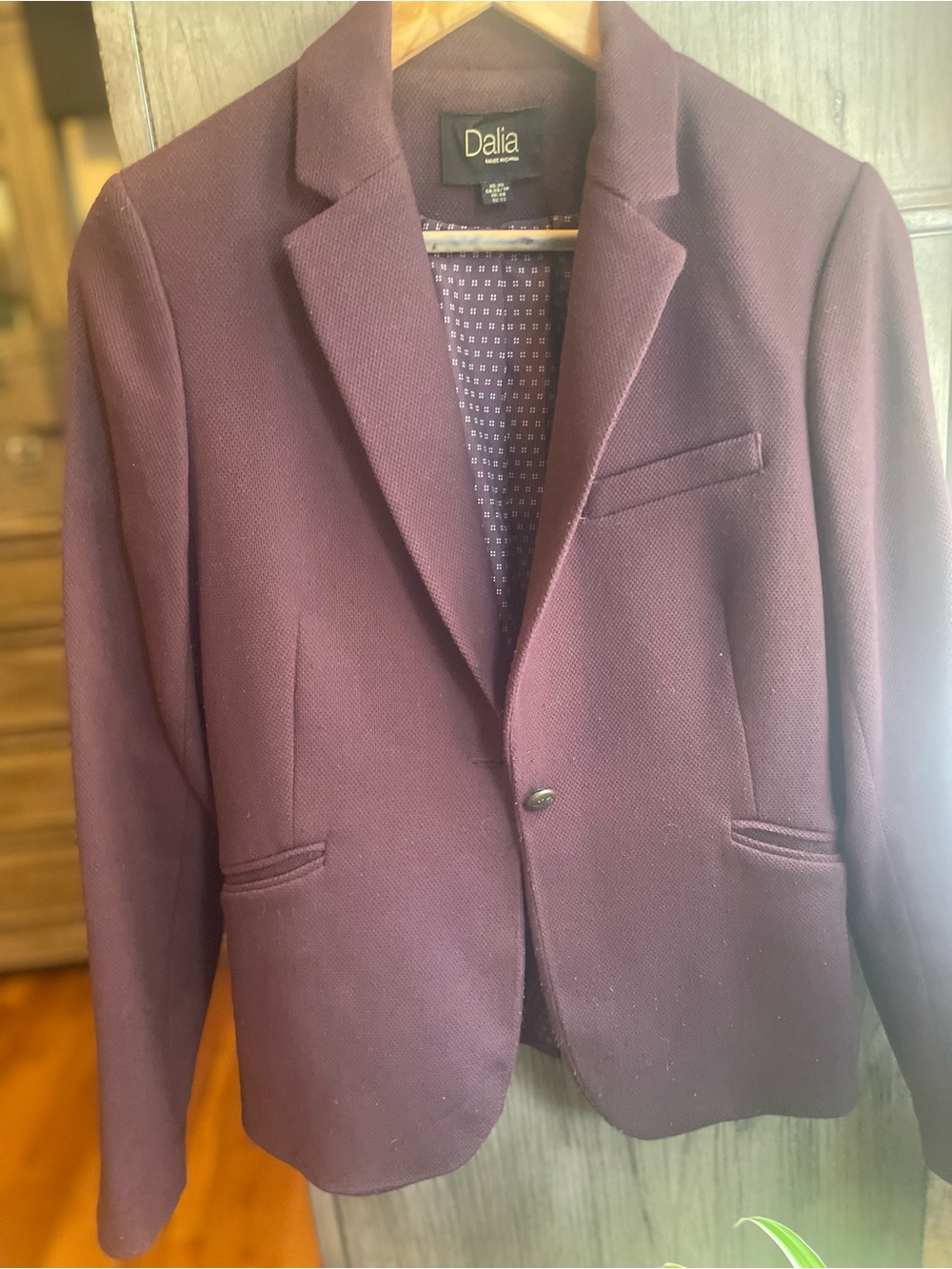 Dalia Woman’s Wine-Colored Tailored Sport Coat